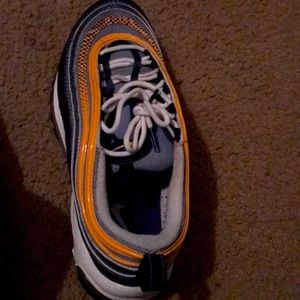 Siz 11 air max nike gold and gray unwarn